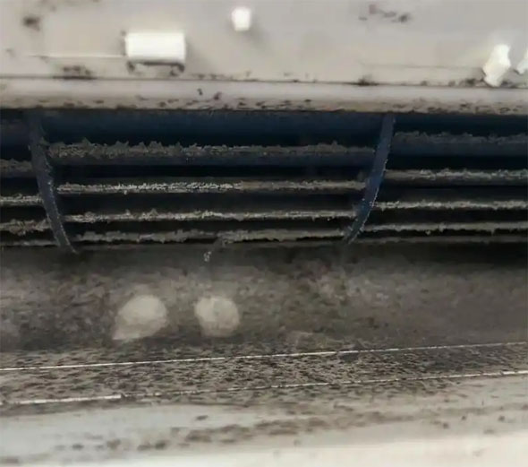 保靖空调吹的风有股烧焦味是怎么回事